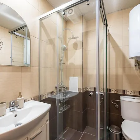 студио в близост до община Varna