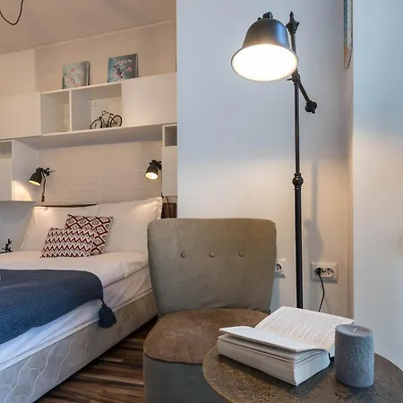 Appartamento студио в близост до община