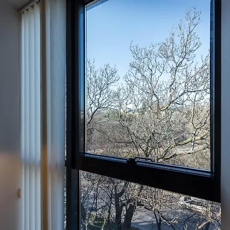 студио в близост до община