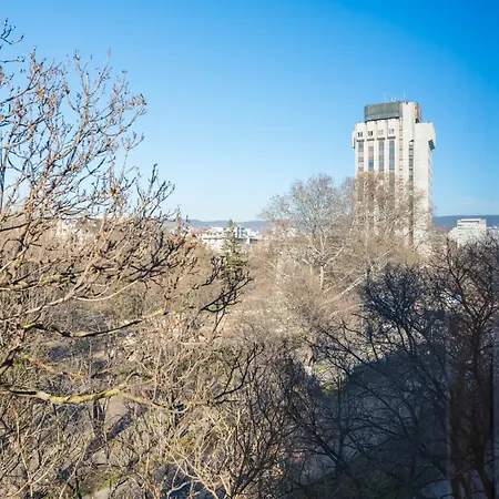 студио в близост до община * Варна