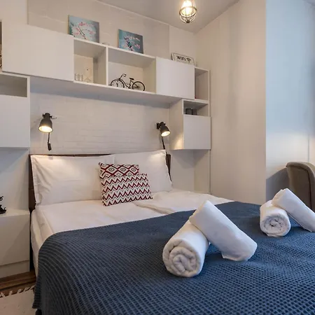 студио в близост до община Варна