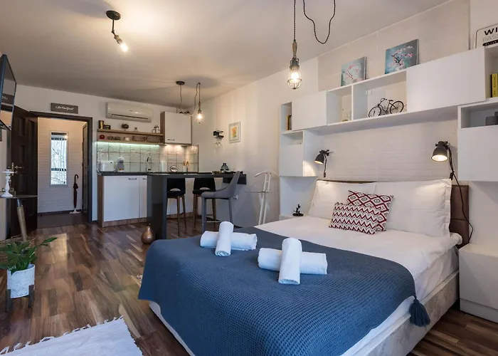 студио в близост до община Апартаменты