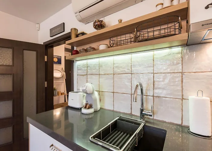 студио в близост до община *